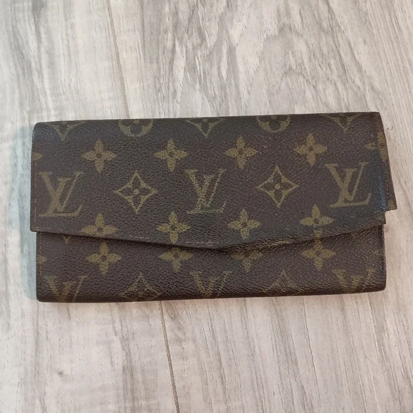 Authentic Louis Vuitton Long Wallet Monogram Vintage - Picture 1 of 13